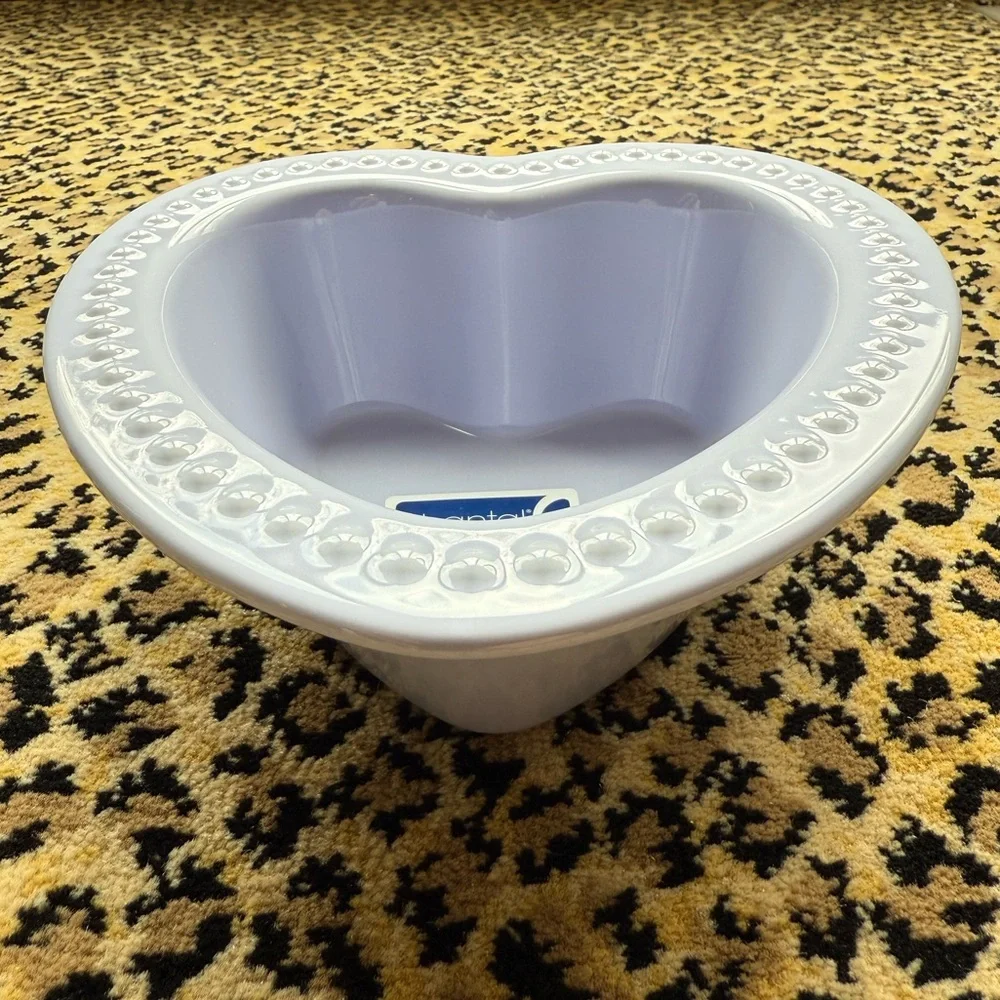 Lavendar heart cookware (1.25 cup) (NWT) - Picture 5 of 8